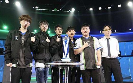 也在赛季中 也在赛季中