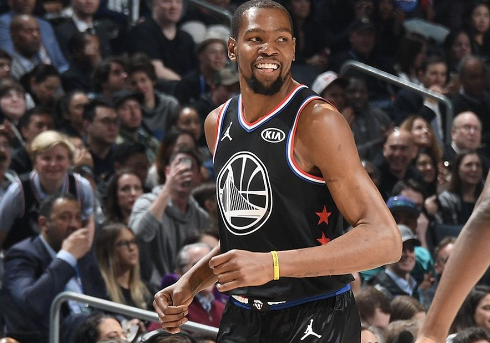 赛场起伏不 赛场起伏不