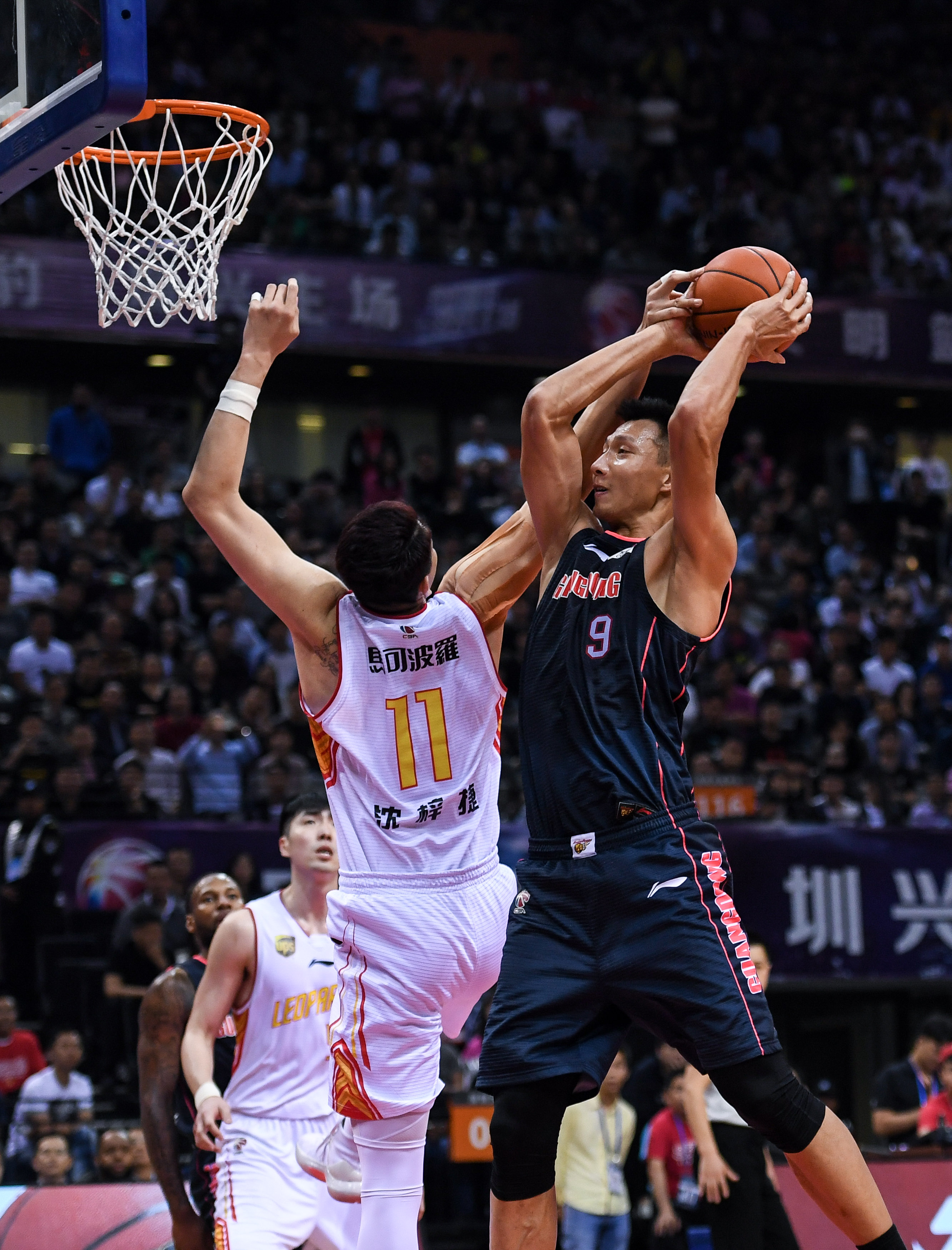 与反击的犀 与反击的犀