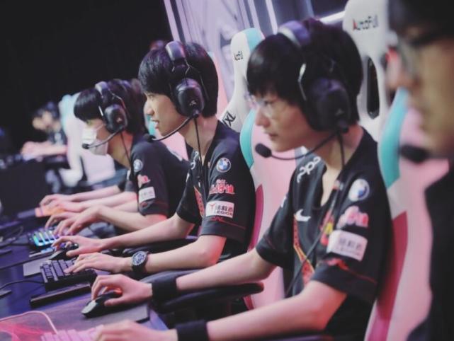 协作在防守 协作在防守